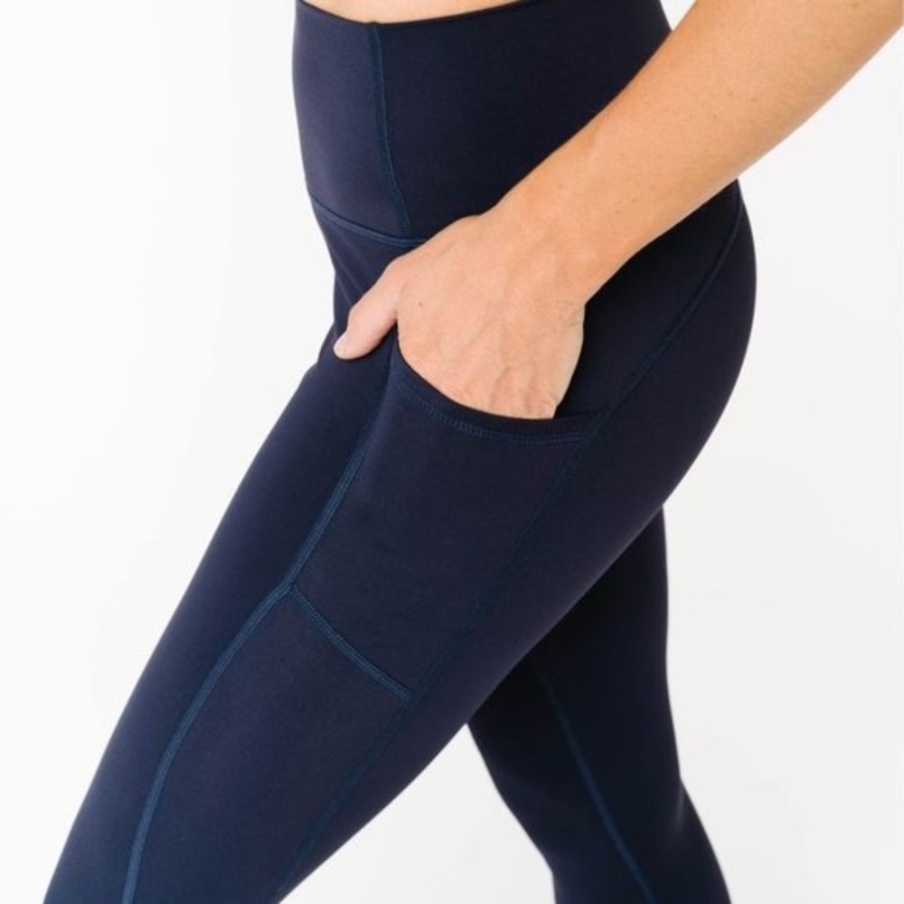 Zyia Navy Brilliant Pocket 7/8 leggings size 2